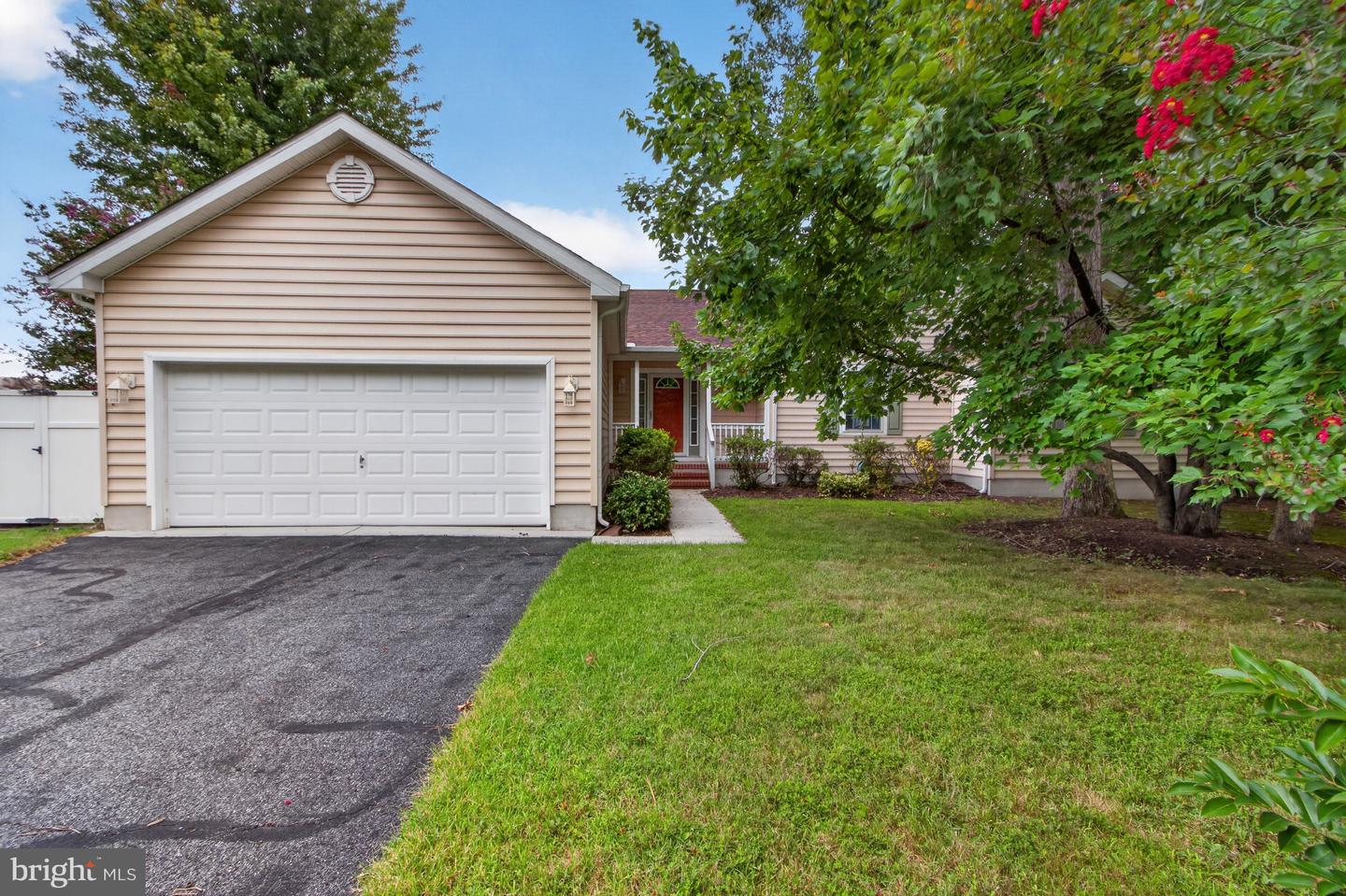 30776 Oak Crest Dr Property Photo 1