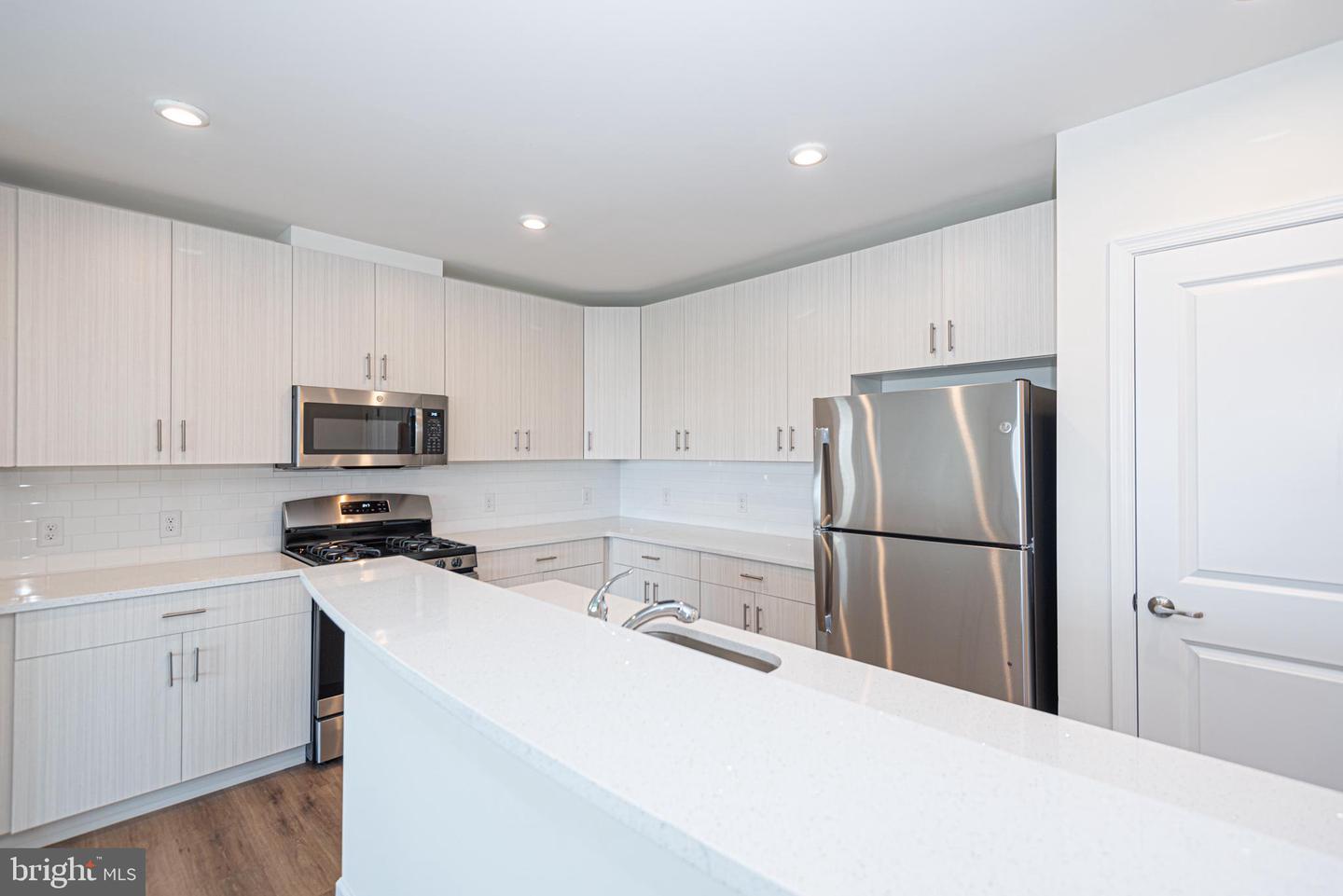 24226 ZINFANDEL LN #401 Property Photo 1