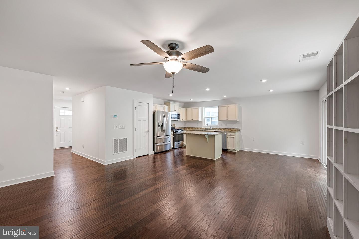 18156 Canners Ct Property Photo 6