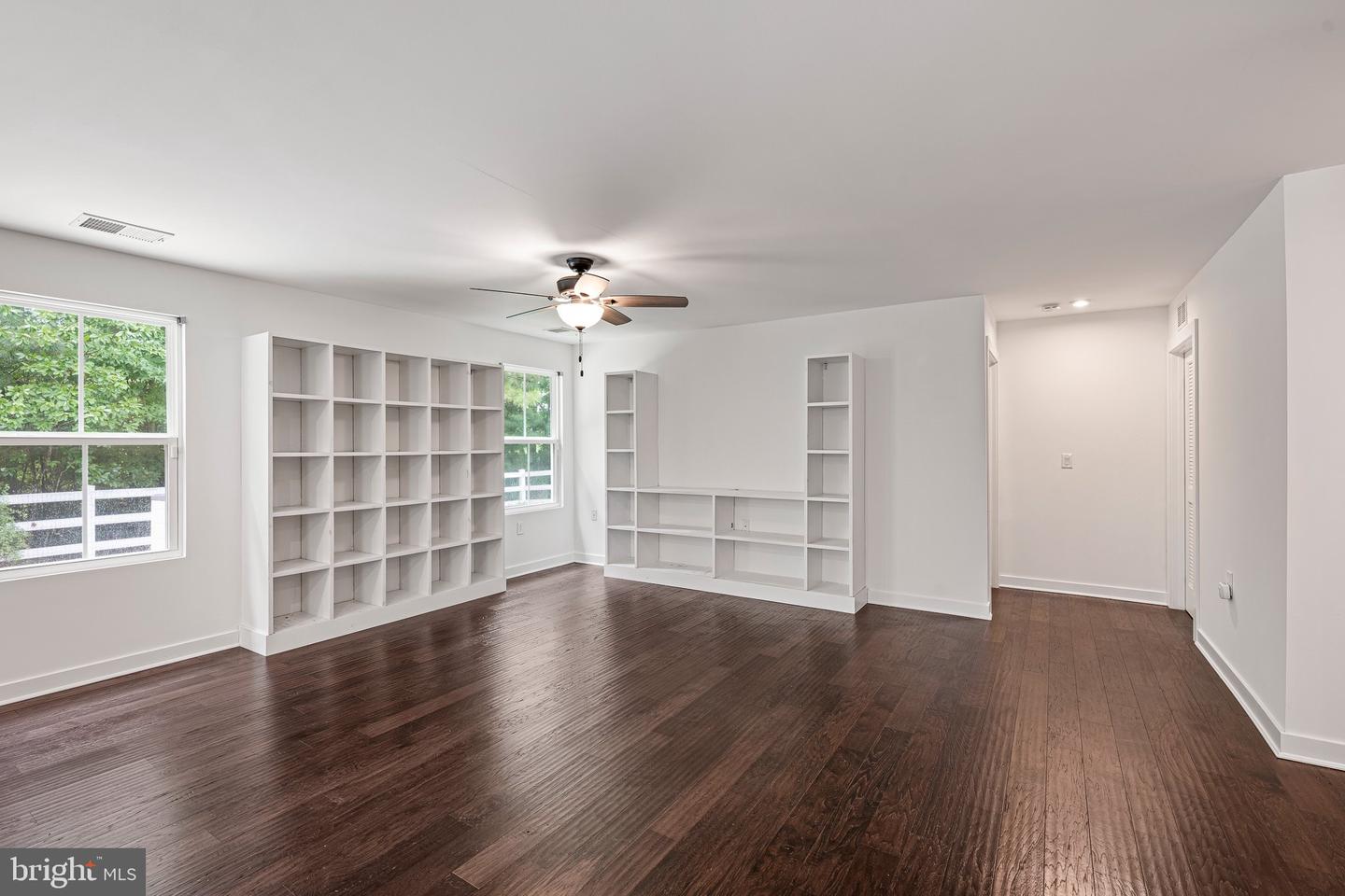 18156 Canners Ct Property Photo 8