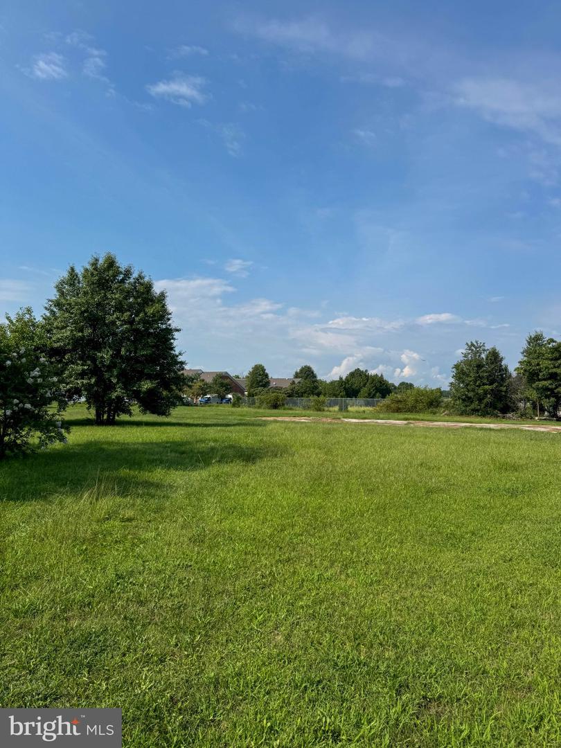 108 W North Property Photo 3
