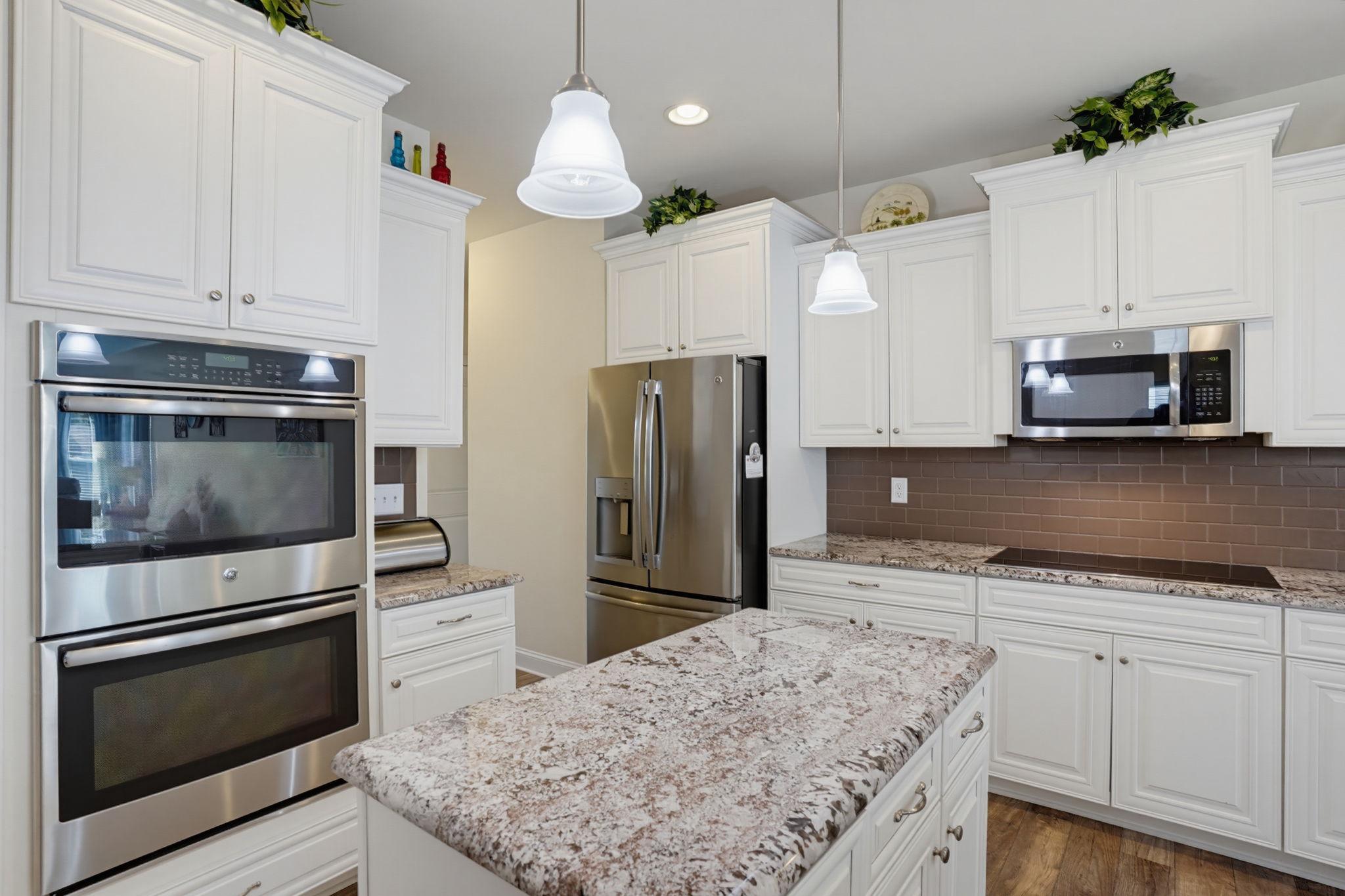 24840 Mistletoe Dr Property Photo 11