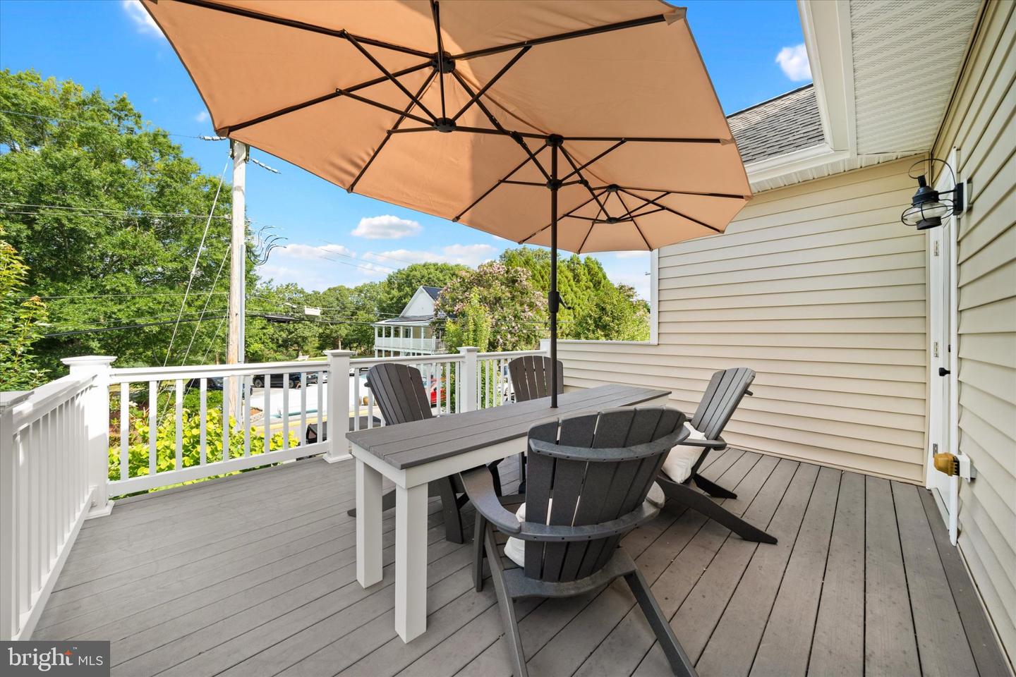 17 6th St Property Photo 37