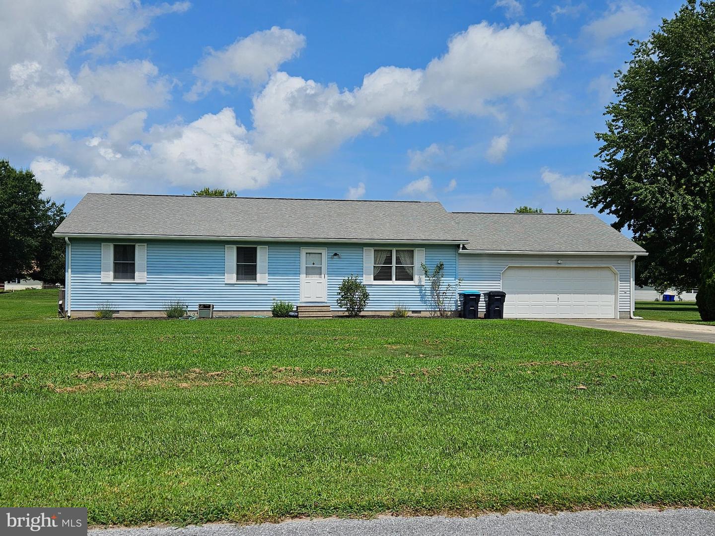 204 E Gemini Ln Property Photo 1