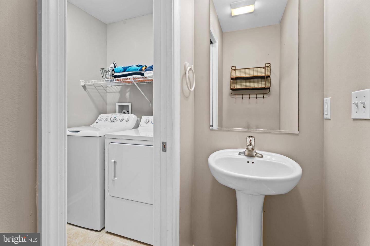 38954 Pond View Ct Property Photo 37