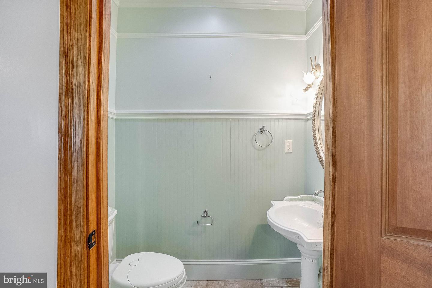 6375 Nine Foot Rd Property Photo 16