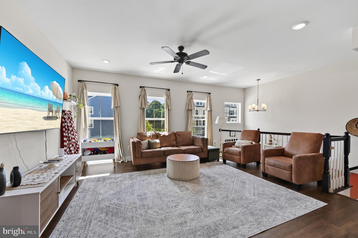 35122 Wright Way Property Photo 4