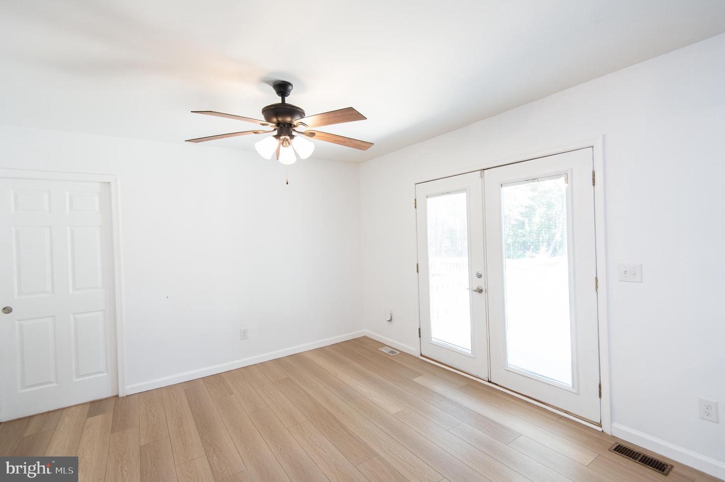 30713 River Rd Property Photo 7