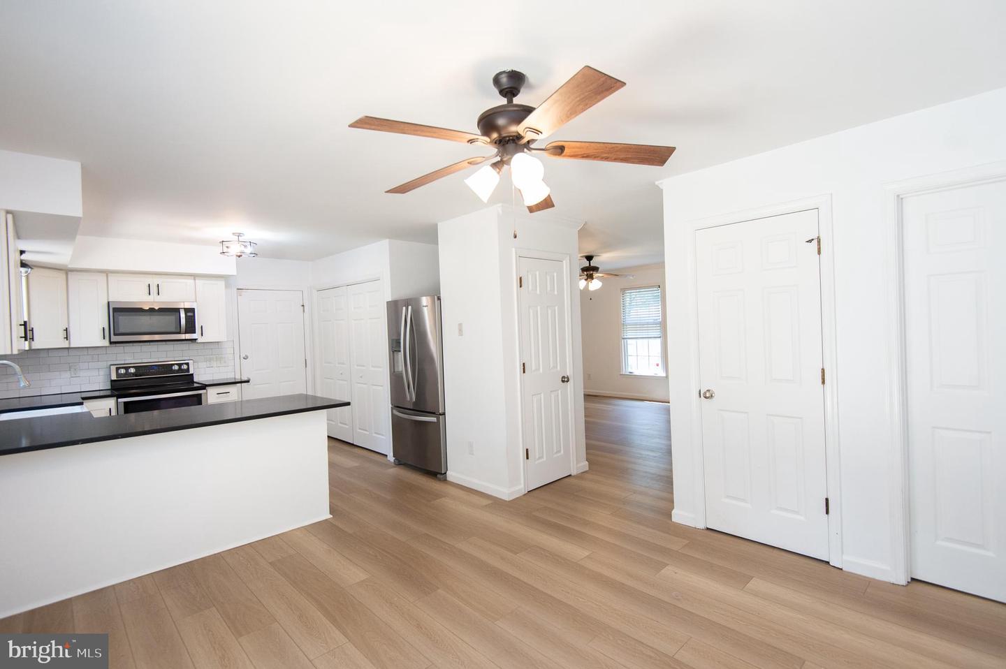 30713 River Rd Property Photo 9