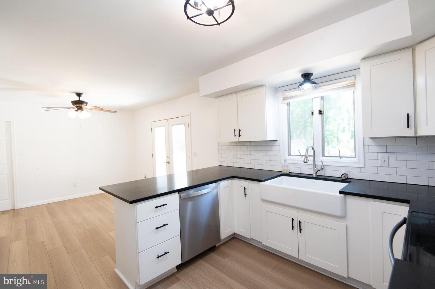 30713 River Rd Property Photo 12