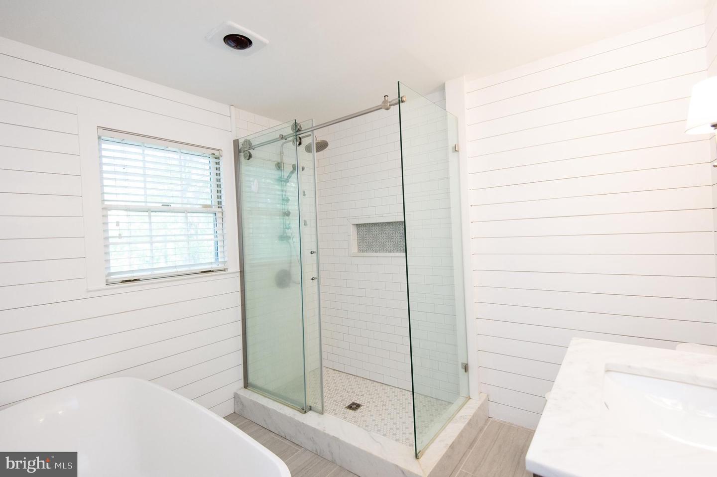 30713 River Rd Property Photo 18