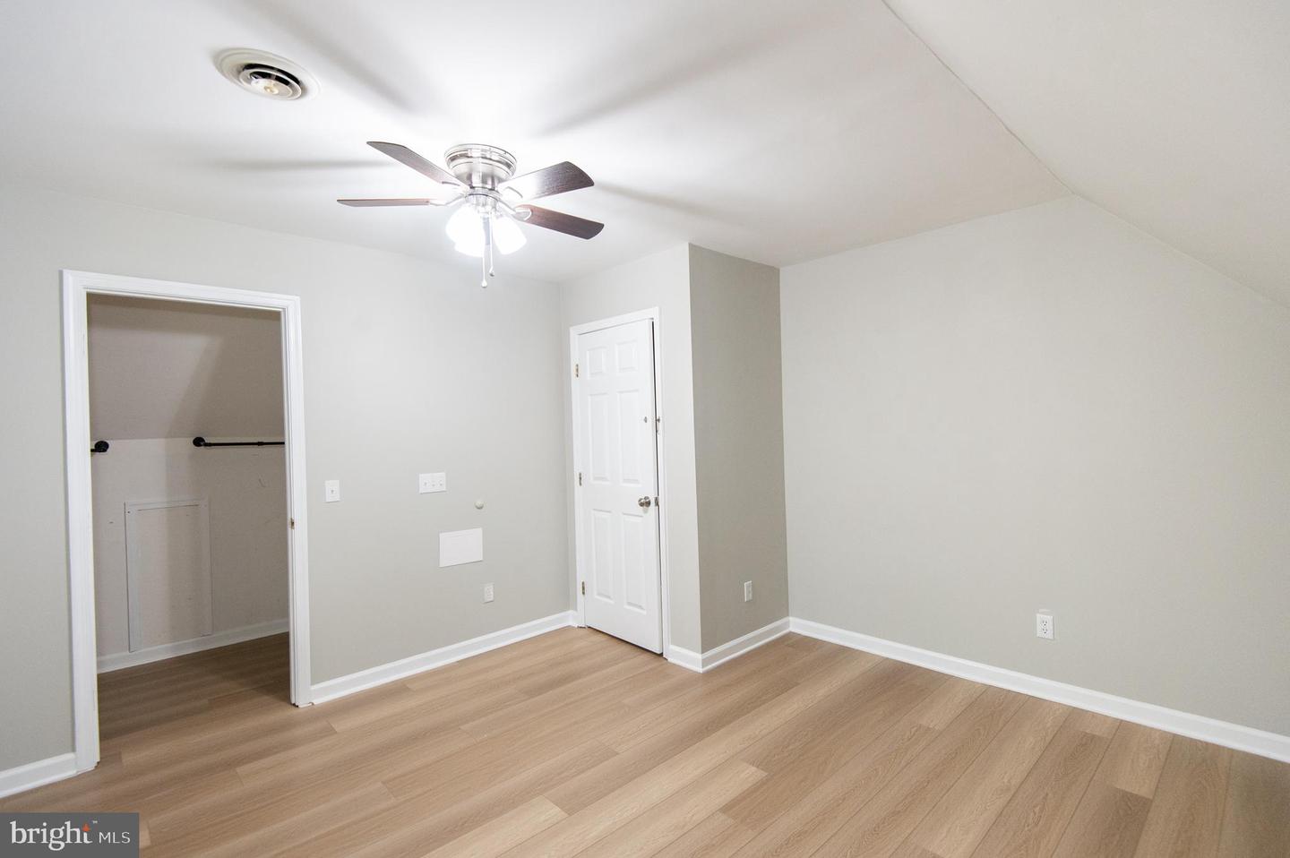 30713 River Rd Property Photo 24