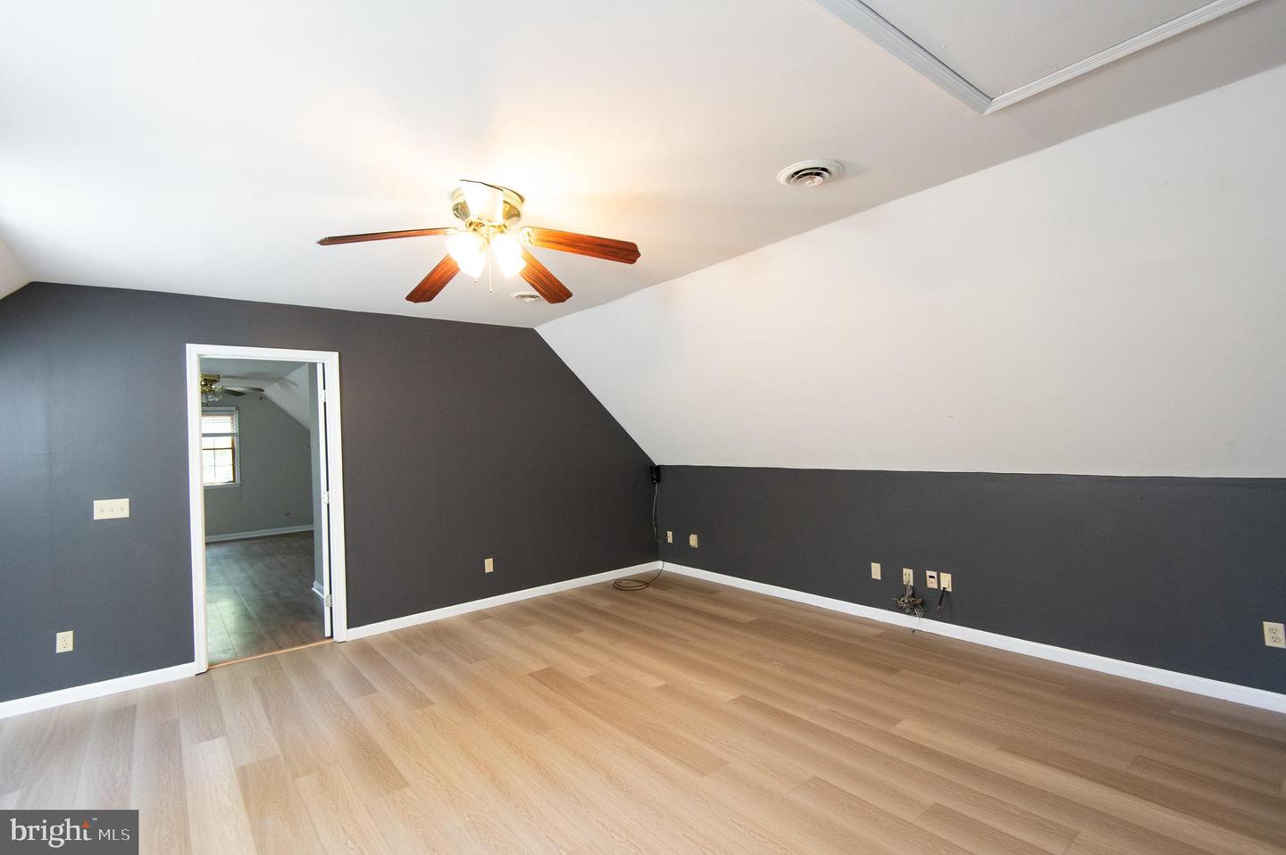 30713 River Rd Property Photo 27