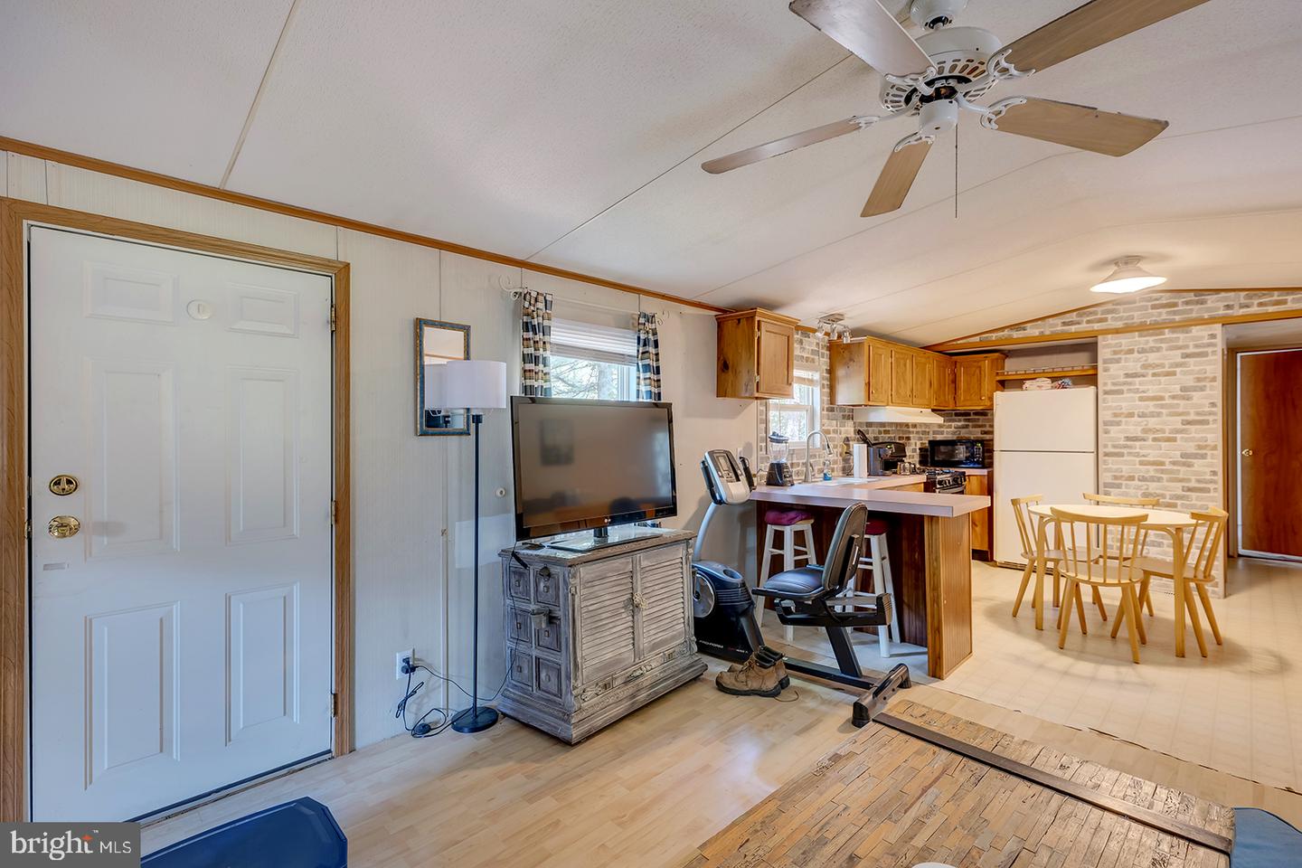 24119 Celtic St Property Photo 6