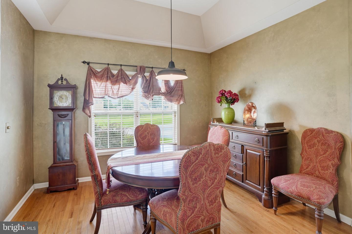 26 Kingston Ter Property Photo 17