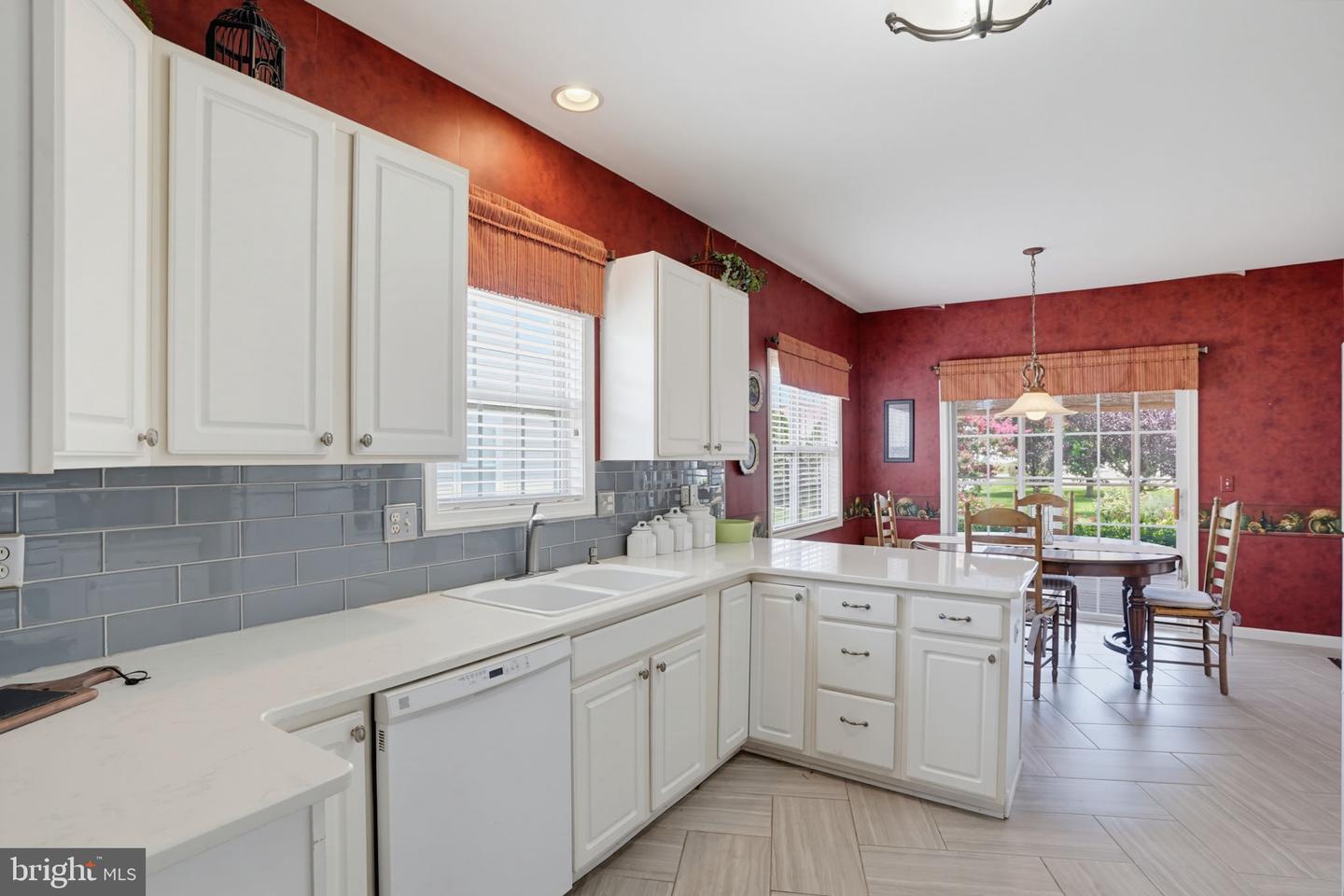 26 Kingston Ter Property Photo 23