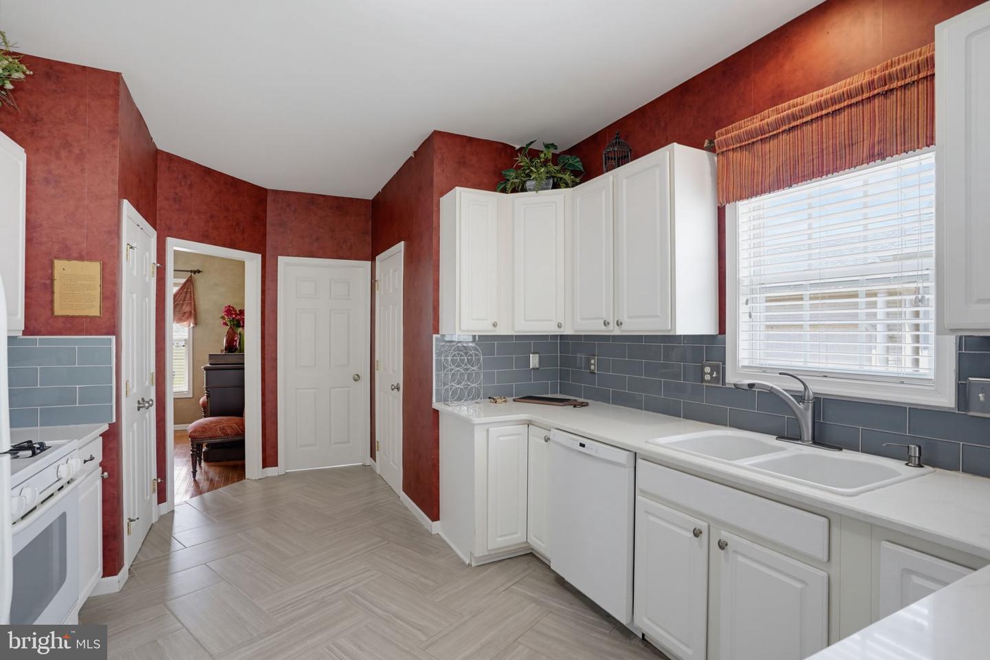 26 Kingston Ter Property Photo 25