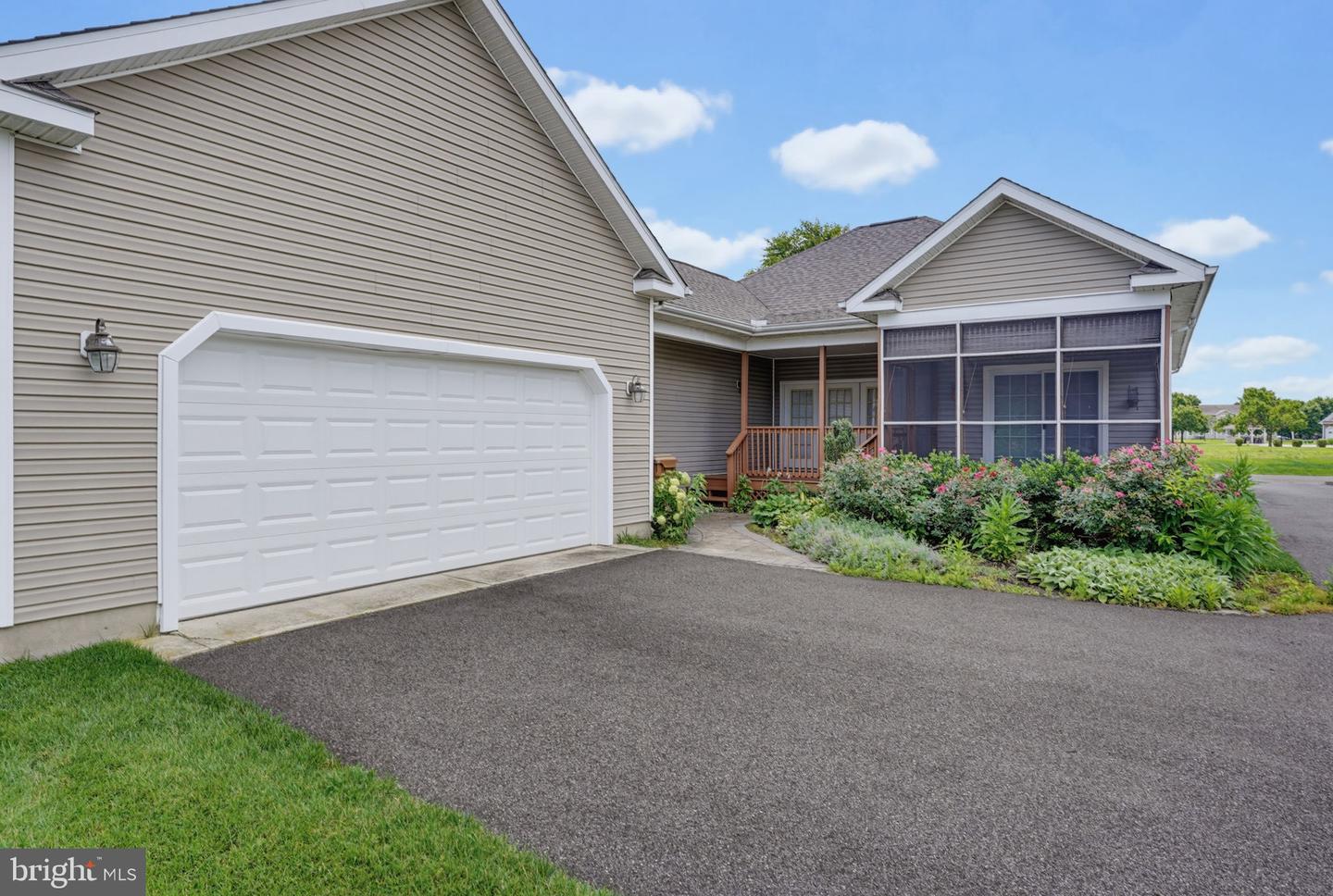26 Kingston Ter Property Photo 36