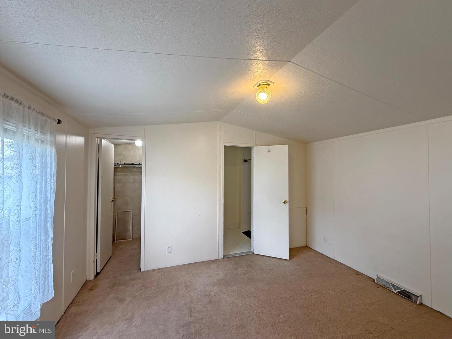 21201 M St #m-31 Property Photo 8