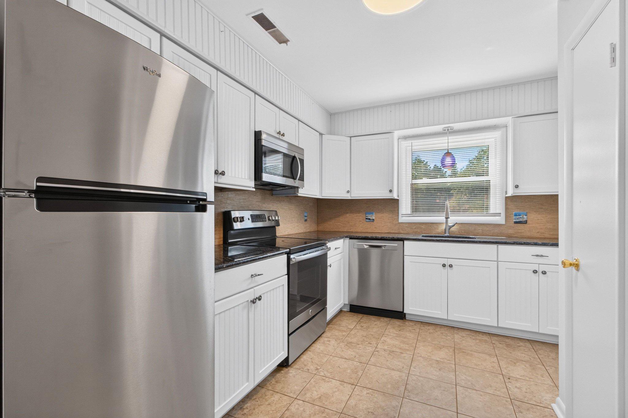 37285 Martin St #25 Property Photo 2