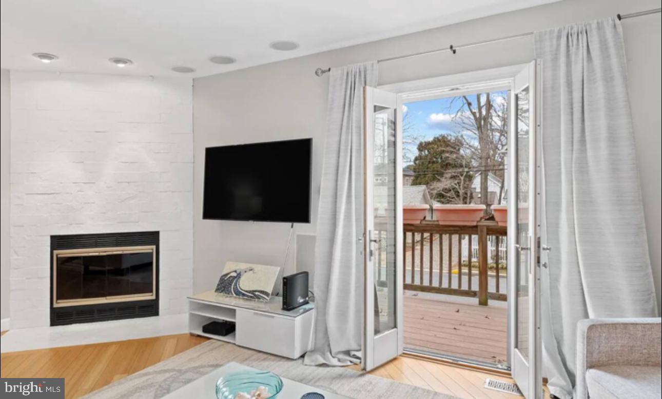 31 6th St #b Property Photo 4