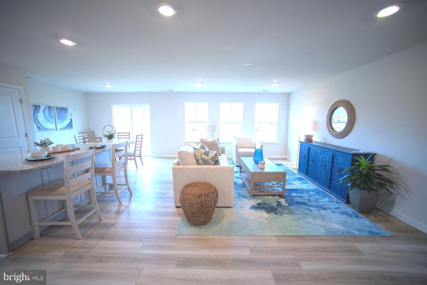 535 Hall Dr Property Photo 6