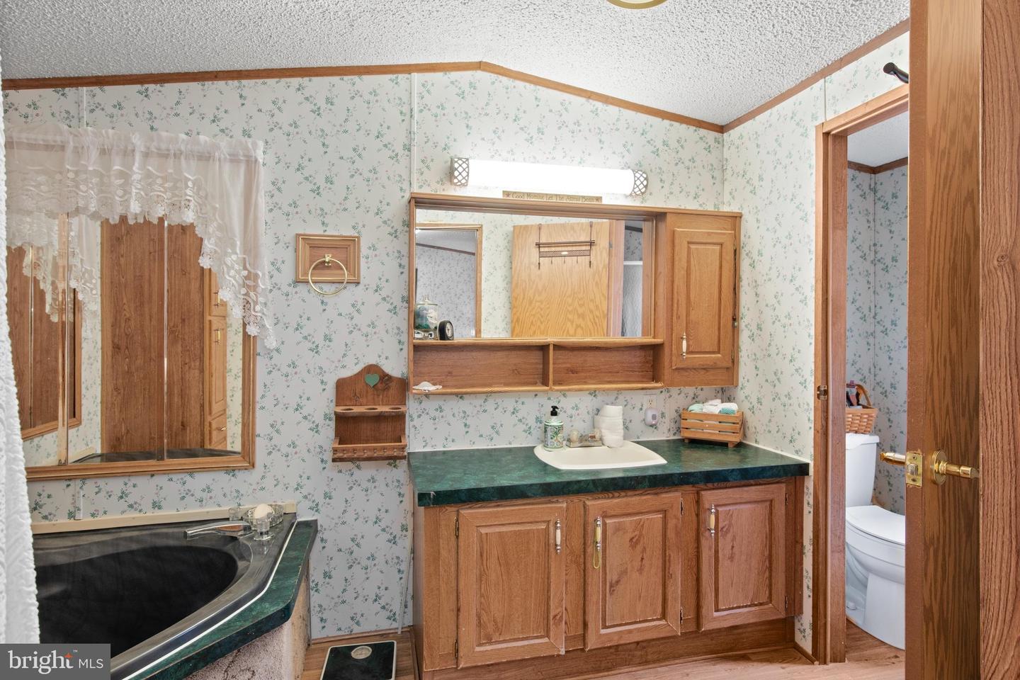 28056 Avalon Dr Property Photo 10