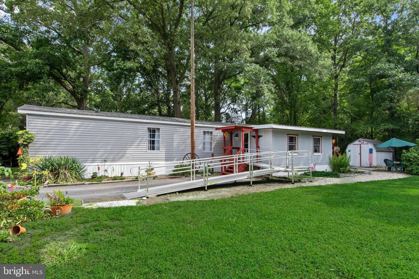 28056 Avalon Dr Property Photo 24