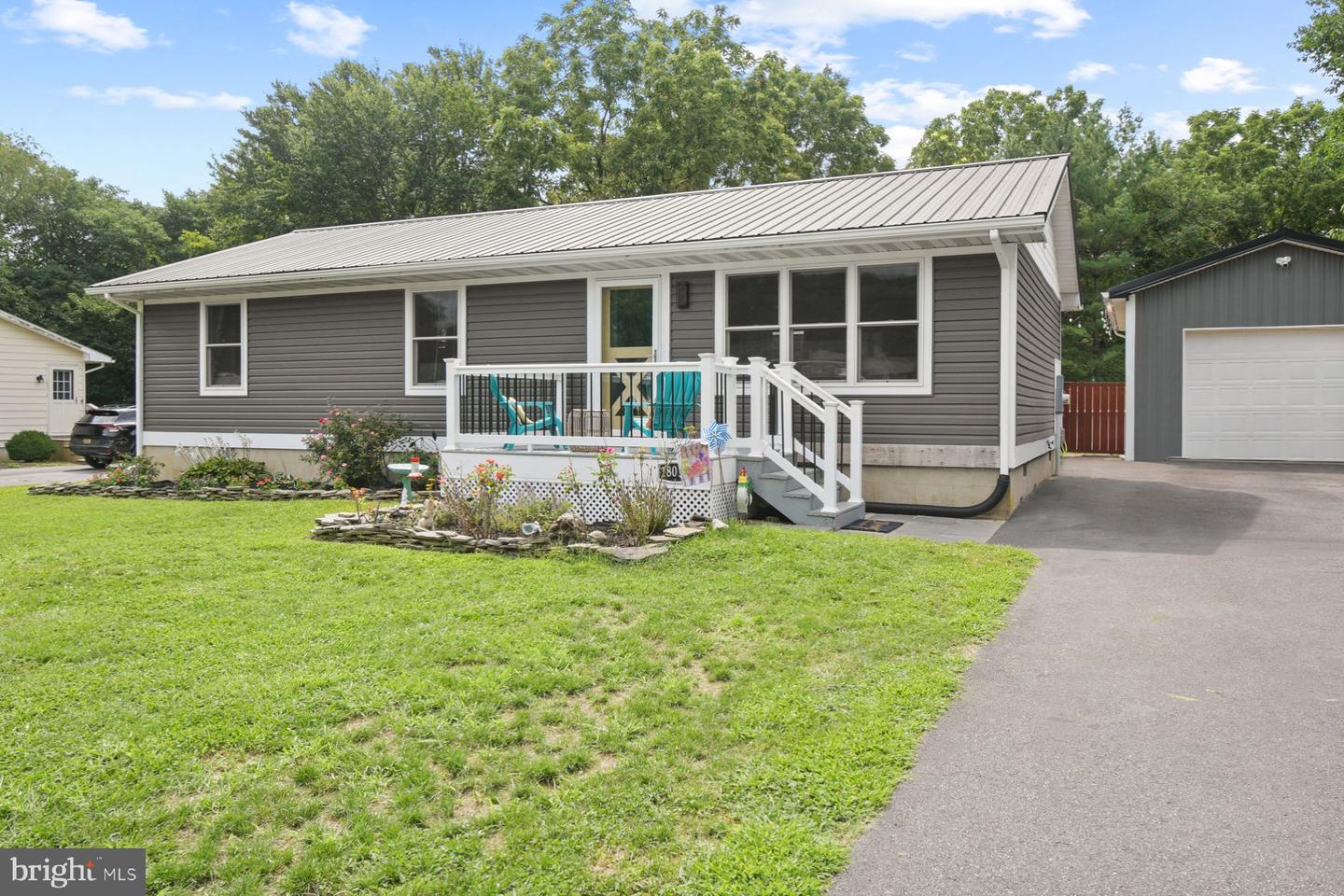18050 Morgan Dr Property Photo 1