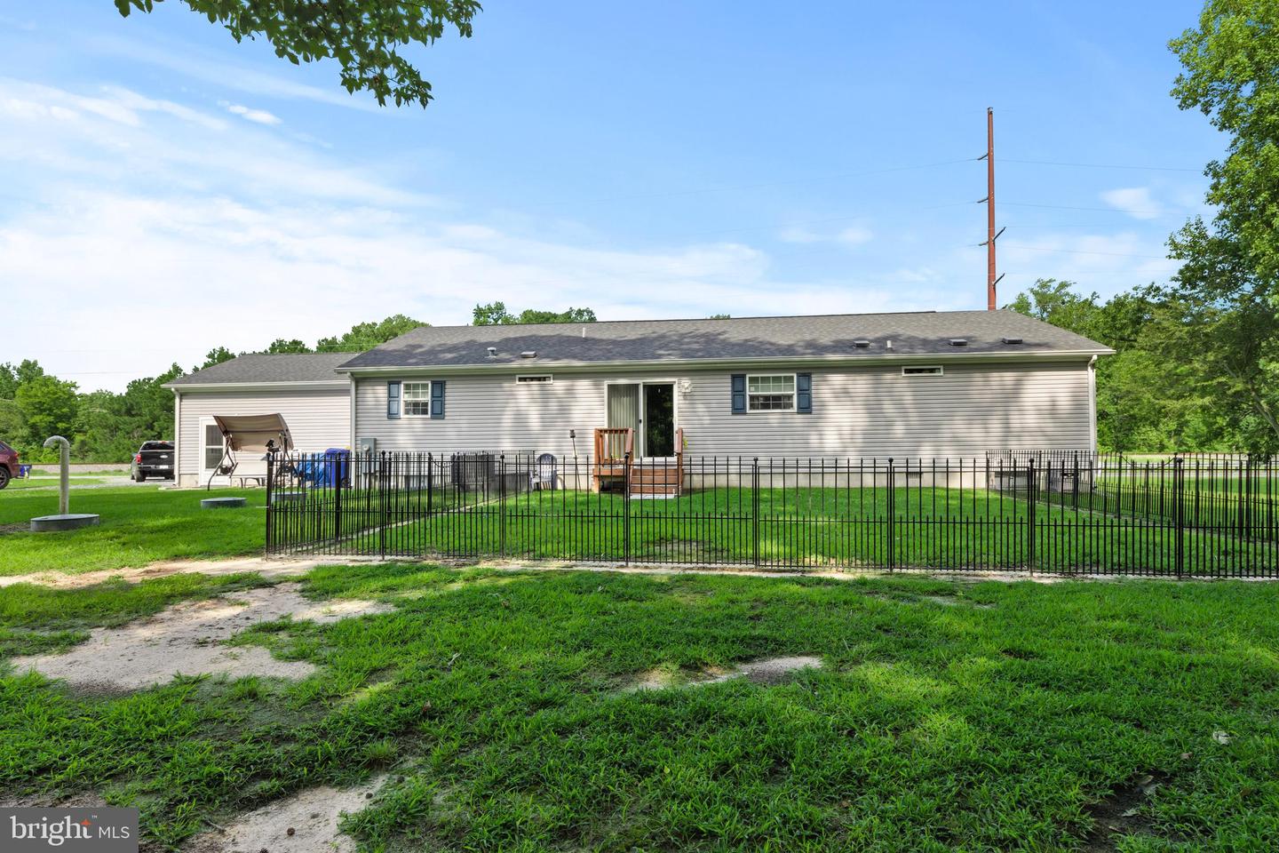 21933 Conrail Rd Property Photo 39
