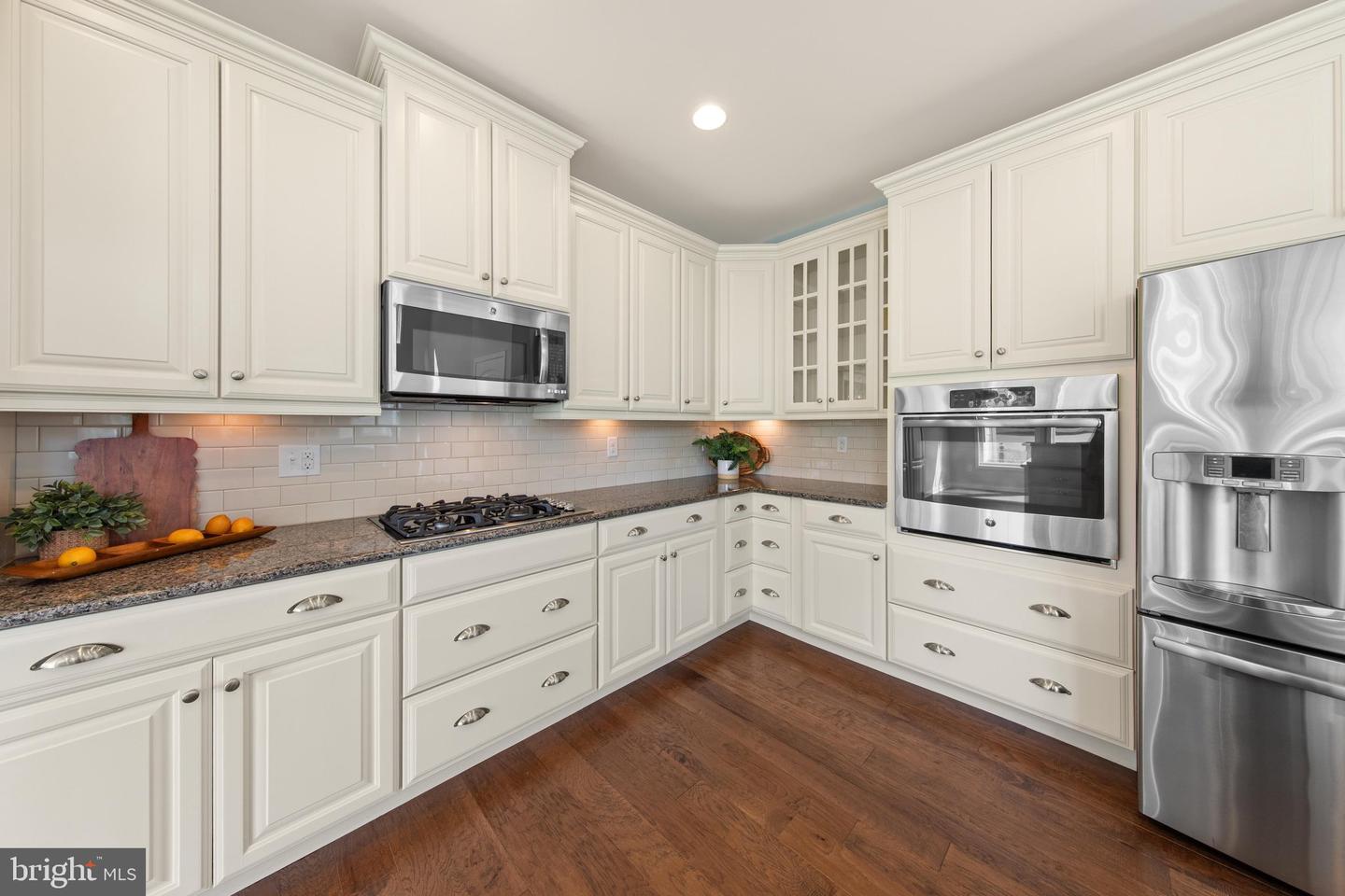 24565 Atlantic Dr Property Photo 6