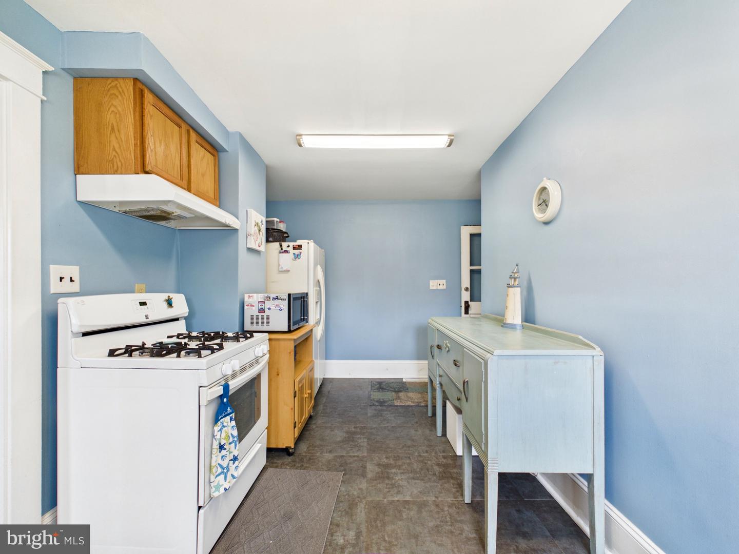 599 E Market St Property Photo 12