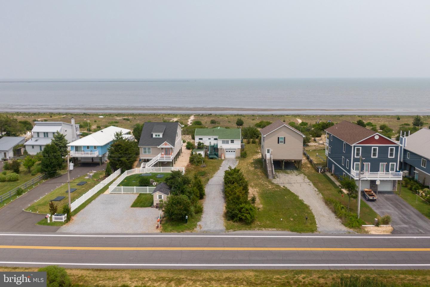 581 Bay Ave Property Photo 1