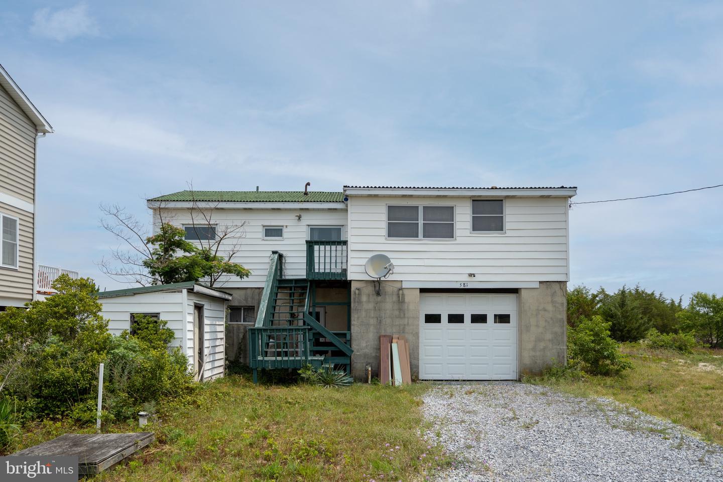 581 Bay Ave Property Photo 18