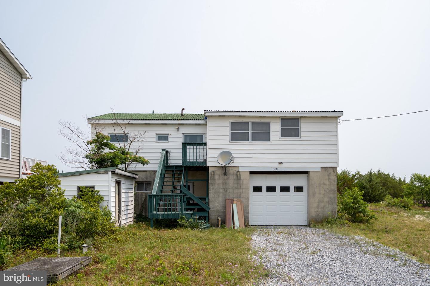581 Bay Ave Property Photo 19