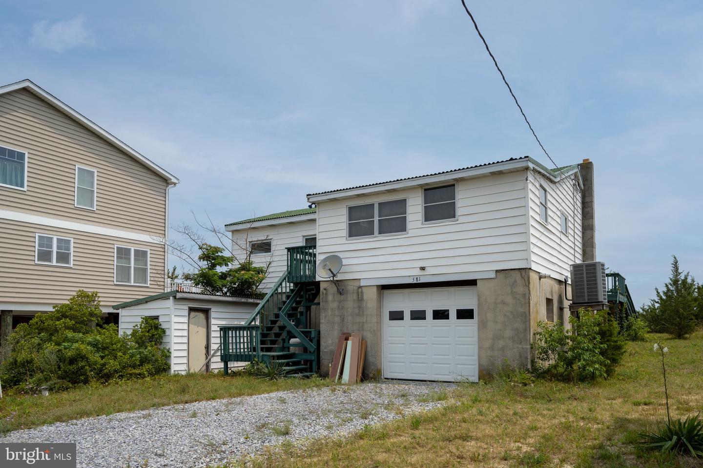 581 Bay Ave Property Photo 20