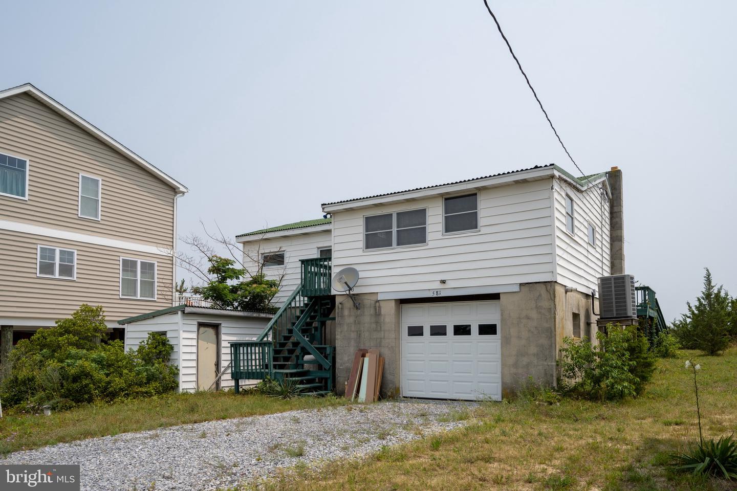 581 Bay Ave Property Photo 21