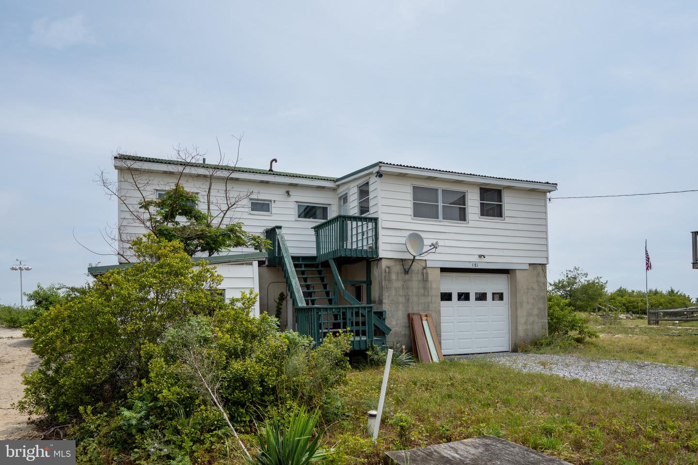 581 Bay Ave Property Photo 22