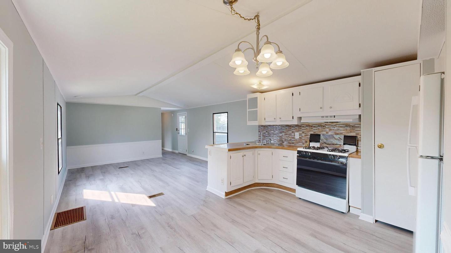 26043 Seagull Ln Property Photo 3