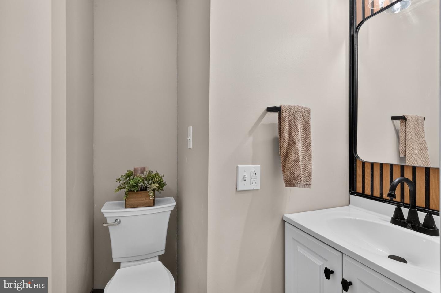 5803 Griffith Lake Dr Property Photo 14
