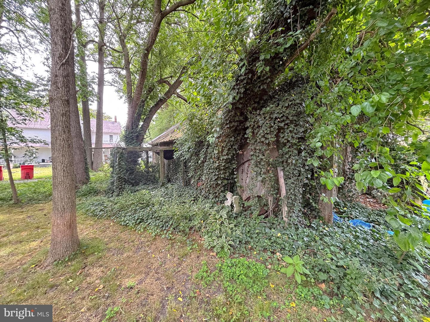 405 + 403 Main St Property Photo 7