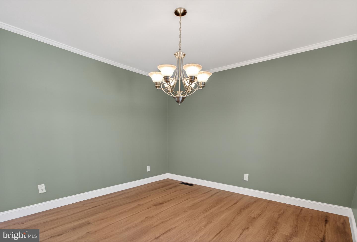 18609 Broadfield Dr Property Photo 9