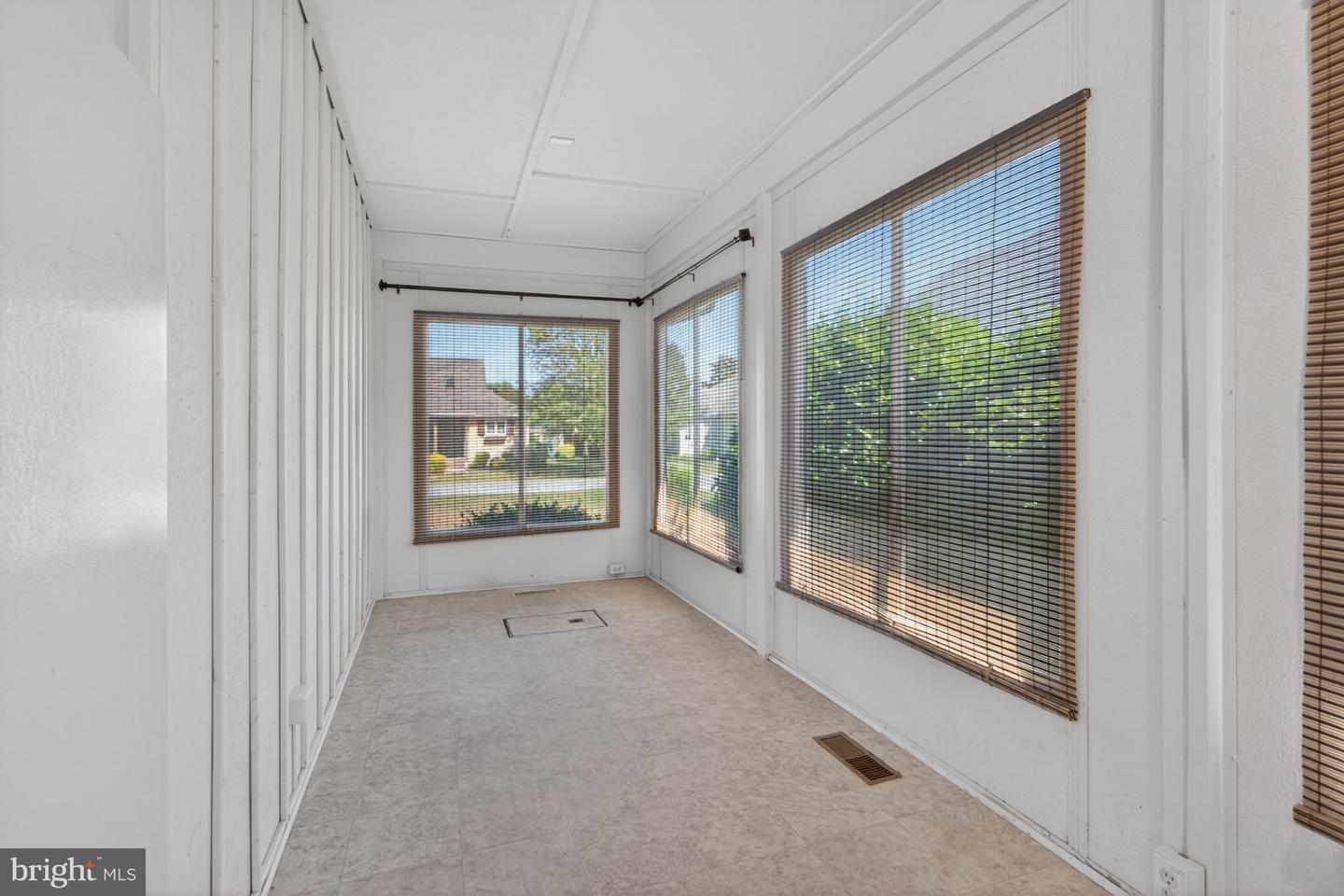18609 Broadfield Dr Property Photo 22