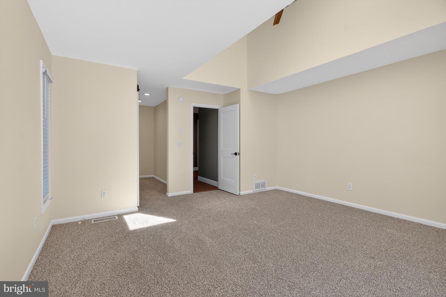 18609 Broadfield Dr Property Photo 42