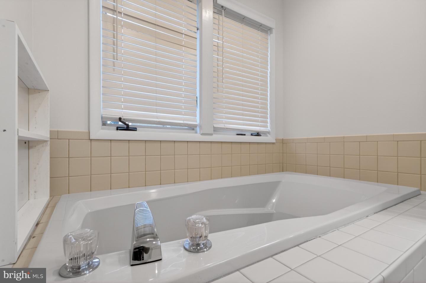 18609 Broadfield Dr Property Photo 45