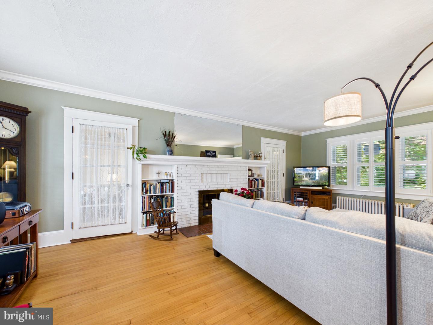 414 W Market St Property Photo 5