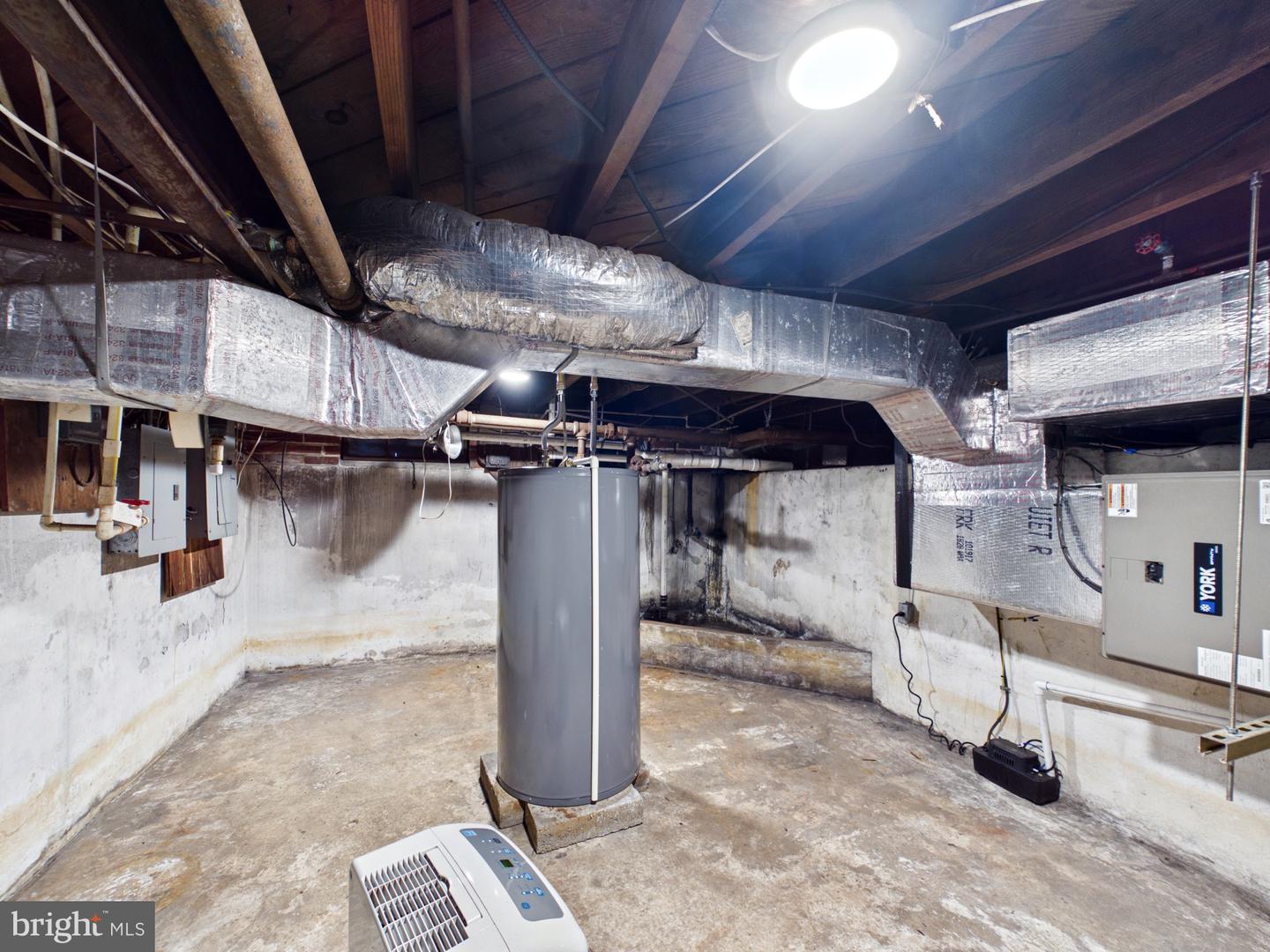 414 W Market St Property Photo 42