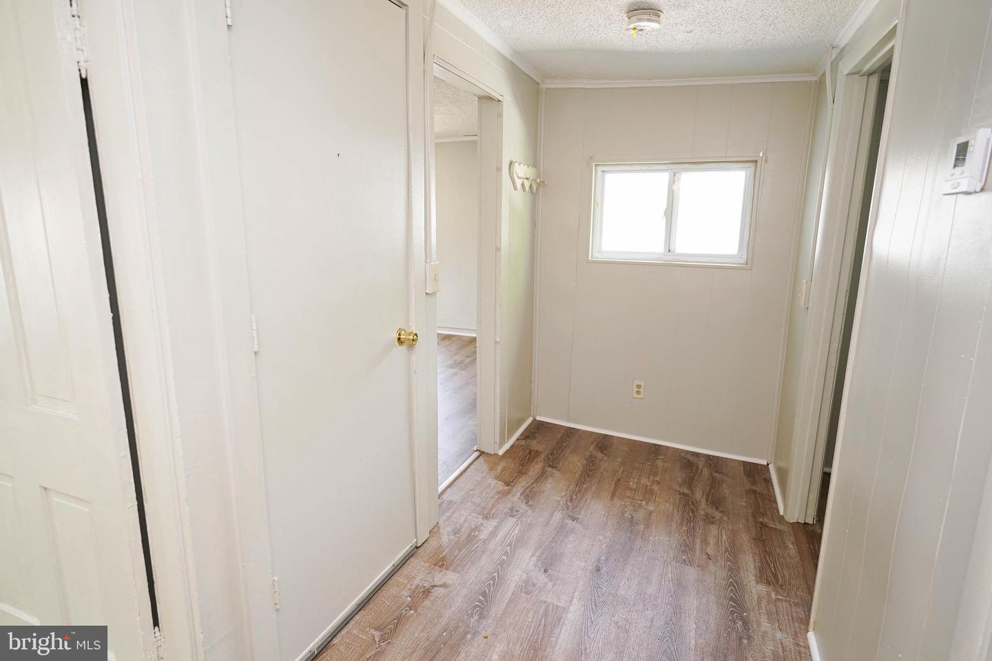 202 E Grove St #a Property Photo 11