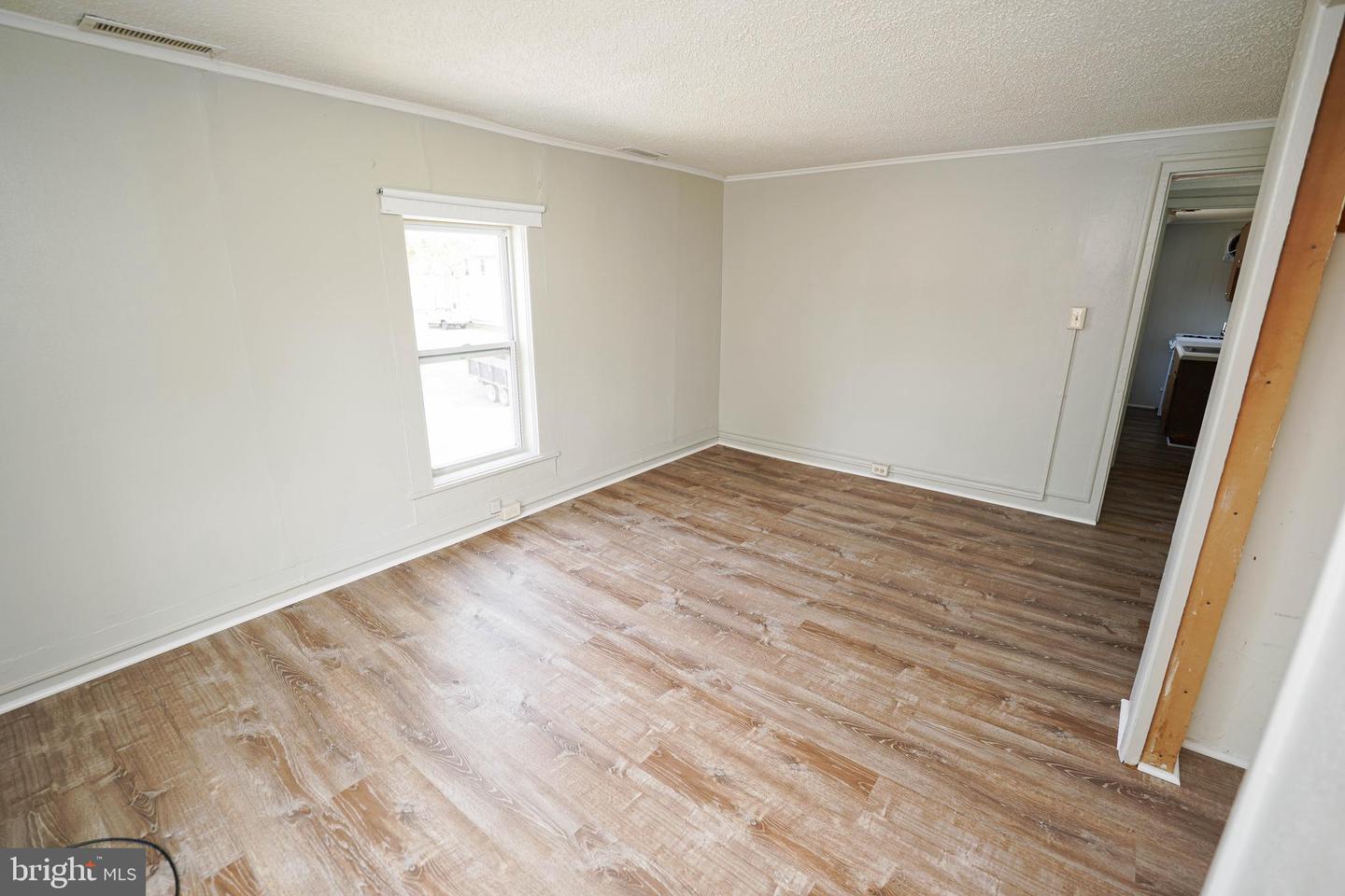 202 E Grove St #a Property Photo 20