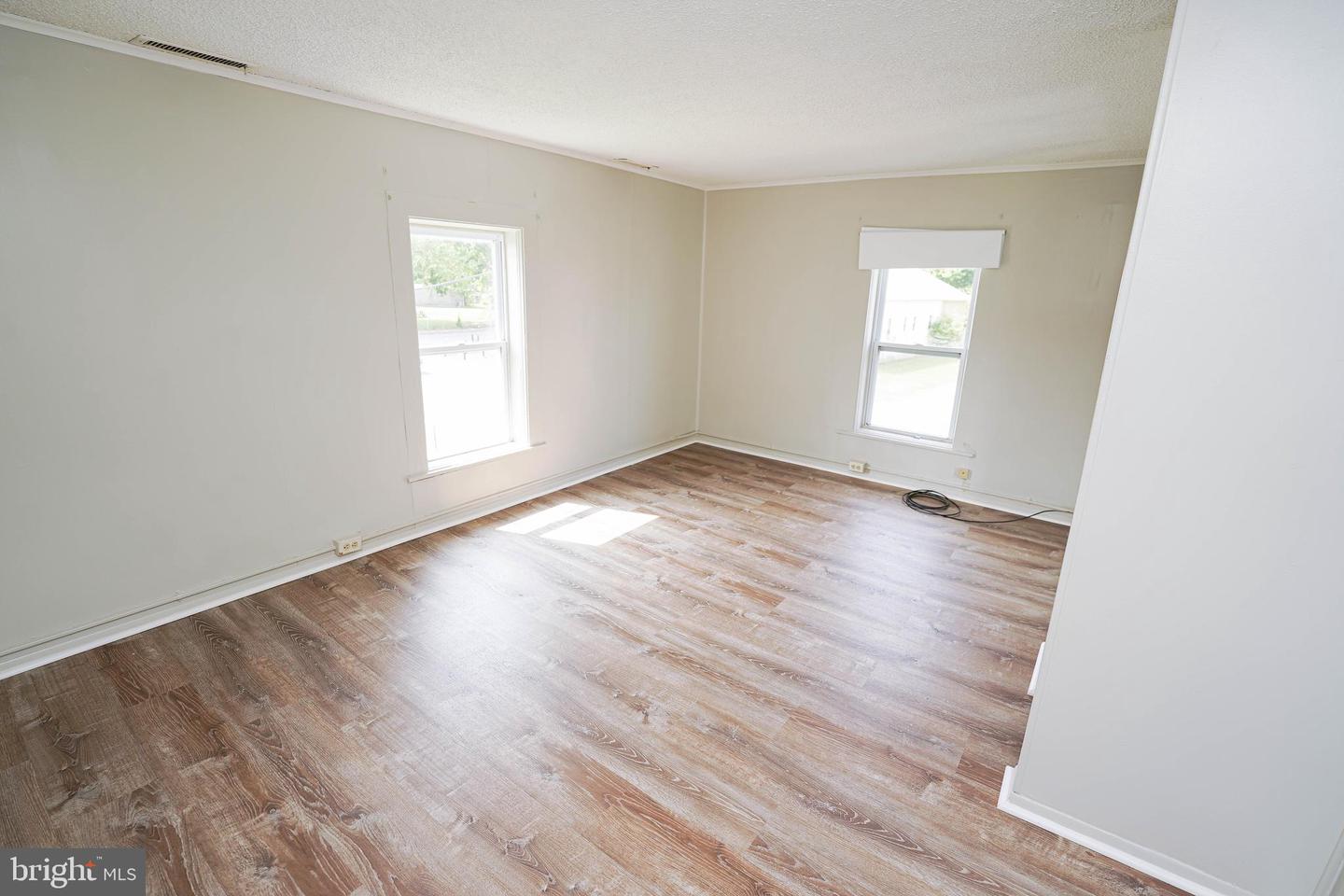 202 E Grove St #a Property Photo 26
